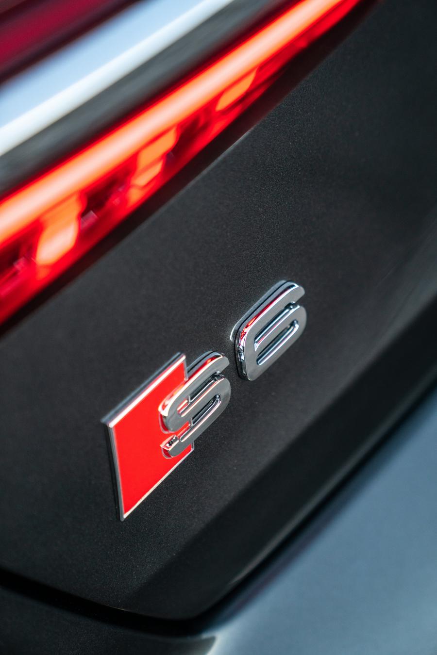 Логотип Audi S6 Sedan TFSI (C8) 2020 года  (NA) (фото 9 из 24)